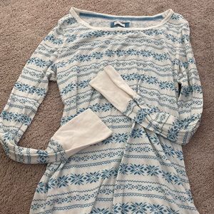 aerie XL cotton long sleeve thermal snow flake blue and white cream shirt soft
